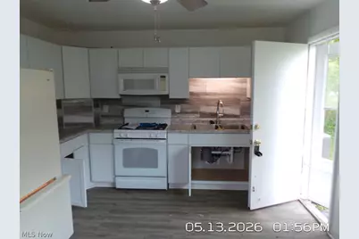 1215 E Farwell Street, Sandusky, OH 44870 - Photo 2