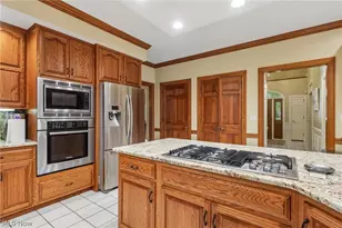 8615 Raintree Run, Poland, OH 44514 - Photo 6