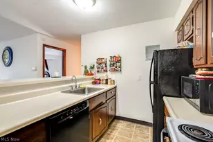 729 W Main St, Kent, OH 44240 - Photo 10