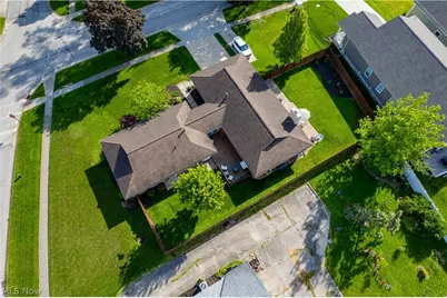 609 Wyleswood Drive, Berea, OH 44017 - Photo 2