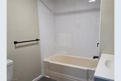 137 Hiler Street, Conneaut, OH 44030 - Photo 10