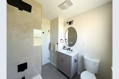 15305 Steinway Boulevard, Maple Heights, OH 44137 - Photo 10