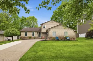 488 Woodlake Dr, Medina, OH 44256 - Photo 2