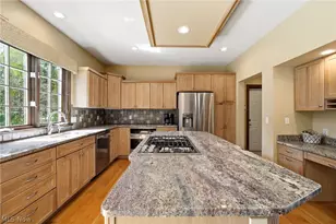 18130 Greatwood Ln, Chagrin Falls, OH 44023 - Photo 8