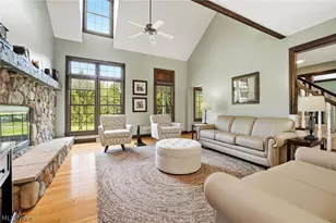 18130 Greatwood Ln, Chagrin Falls, OH 44023 - Photo 4