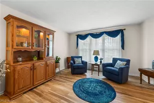 16406 Logan Ct, Strongsville, OH 44136 - Photo 10