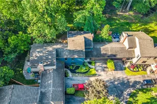 36 Oak Shore Dr, Bratenahl, OH 44108 - Photo 4