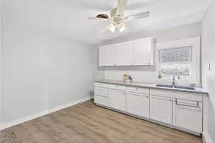 2763 W 32nd St, Loveland, OH 44113 - Photo 4