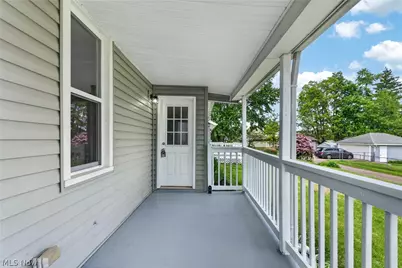 533 W Bank Street, Uhrichsville, OH 44683 - Photo 2