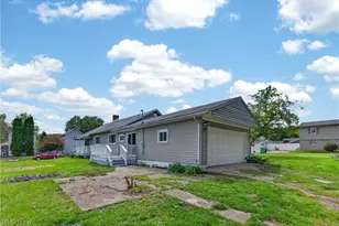 533 W Bank St, Uhrichsville, OH 44683 - Photo 38