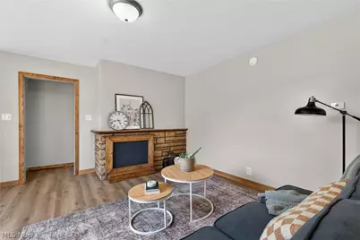 533 W Bank Street, Uhrichsville, OH 44683 - Photo 8