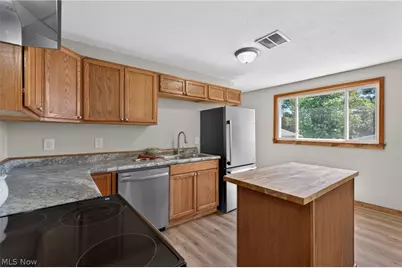 533 W Bank Street, Uhrichsville, OH 44683 - Photo 14