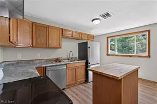 533 W Bank St, Uhrichsville, OH 44683 - Photo 14