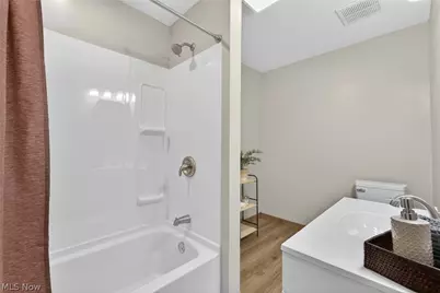 533 W Bank Street, Uhrichsville, OH 44683 - Photo 28