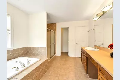 460 Hollyhock Court, Mayfield Heights, OH 44124 - Photo 26