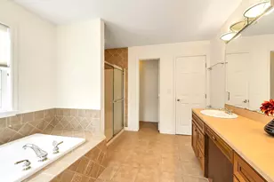 460 Hollyhock Ct, Mayfield Heights, OH 44124 - Photo 26