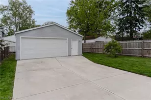 3880 Washington Park Blvd, Newburgh Heights, OH 44105 - Photo 42