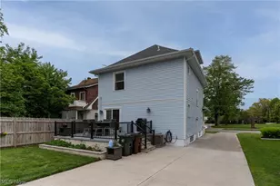 3880 Washington Park Blvd, Newburgh Heights, OH 44105 - Photo 2