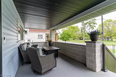 3880 Washington Park Boulevard, Newburgh Heights, OH 44105 - Photo 6