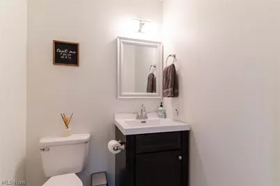 3880 Washington Park Boulevard, Newburgh Heights, OH 44105 - Photo 20