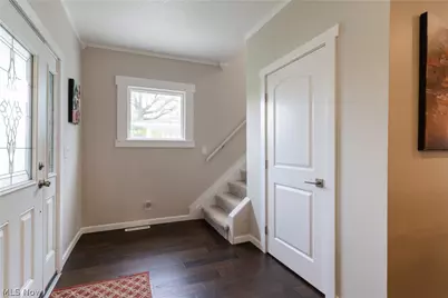 3880 Washington Park Boulevard, Newburgh Heights, OH 44105 - Photo 8