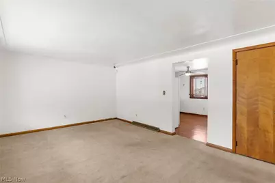 640 Tenney Avenue, Campbell, OH 44405 - Photo 10