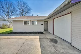 5863 Kimberly Dr, Huber Heights, OH 44146 - Photo 4