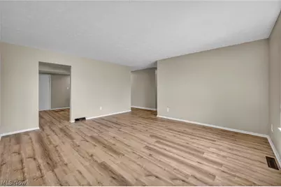 5863 Kimberly Drive, Huber Heights, OH 44146 - Photo 10