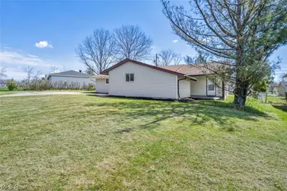 5863 Kimberly Drive, Huber Heights, OH 44146 - Photo 4