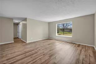 5863 Kimberly Dr, Huber Heights, OH 44146 - Photo 8