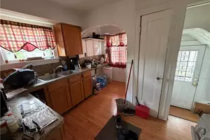 1187 Mercer Ave, Akron, OH 44307 - Photo 8