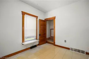 2011 E 31st St, Lorain, OH 44055 - Photo 24