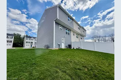 114 Slate Ridge Drive #9, Barberton, OH 44203 - Photo 6
