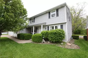 915 Nautical Dr, Vermilion, OH 44089 - Photo 2