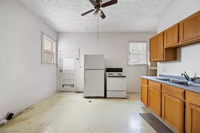 124 Roswell Street, Akron, OH 44305 - Photo 8