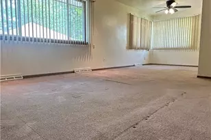 1563 E 196th St, Euclid, OH 44117 - Photo 6
