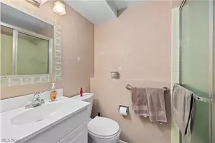 25082 Randall Dr, North Olmsted, OH 44070 - Photo 24