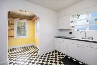 1633 Glenmount Avenue, Akron, OH 44301 - Photo 18