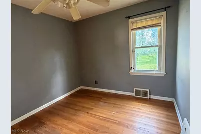 9316 Alexander Road, Garfield Heights, OH 44125 - Photo 8
