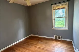 9316 Alexander Rd, Garfield Heights, OH 44125 - Photo 8