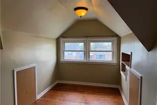 9316 Alexander Rd, Garfield Heights, OH 44125 - Photo 10