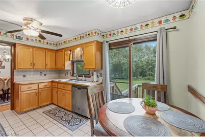 10471 Meadowhurst Lane, Chardon, OH 44024 - Photo 14