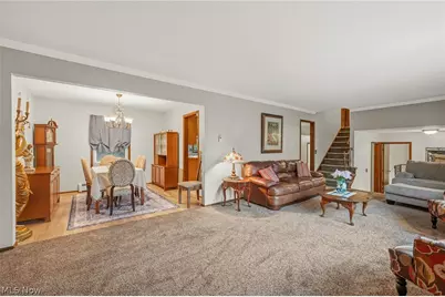 10471 Meadowhurst Lane, Chardon, OH 44024 - Photo 8