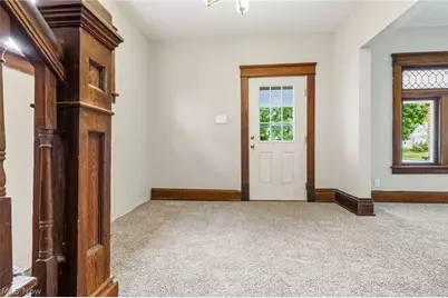1387 S Seneca Avenue, Alliance, OH 44601 - Photo 6