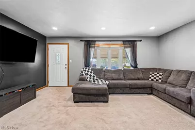 14316 Parkman Boulevard, Brook Park, OH 44142 - Photo 6