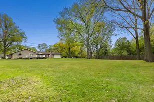 1319 Glamorgan St, Alliance, OH 44601 - Photo 4