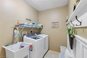 1250 Orchard Glen Dr, Amherst, OH 44001 - Photo 18