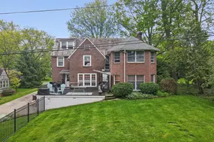 705 Overlook Dr, Alliance, OH 44601 - Photo 2