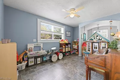 705 Overlook Drive, Alliance, OH 44601 - Photo 12