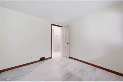5452 W Webb Road, Youngstown, OH 44515 - Photo 14
